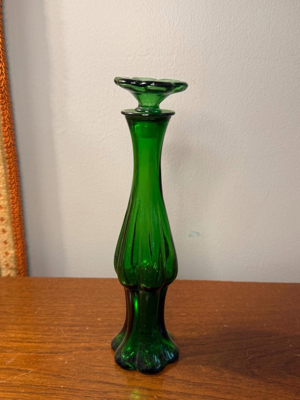 Vintage Avon Emerald Green Glass Bud Vase. EVC
